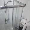 br shower room 1